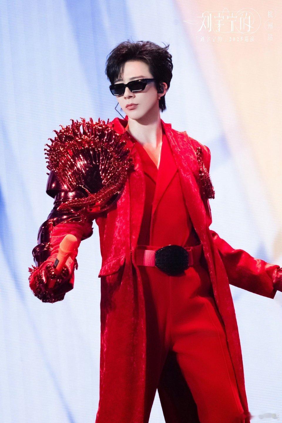 刘宇宁回应黄子韬道歉看来真是好兄弟！只见过没化妆的！哈哈！ 