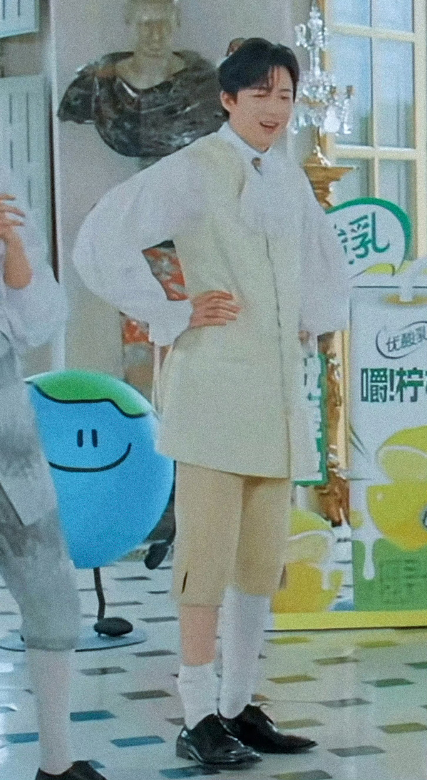 刘宇宁直播  跳到襪子都掉了。誰看了不想跟著笑。🤍刘宇宁