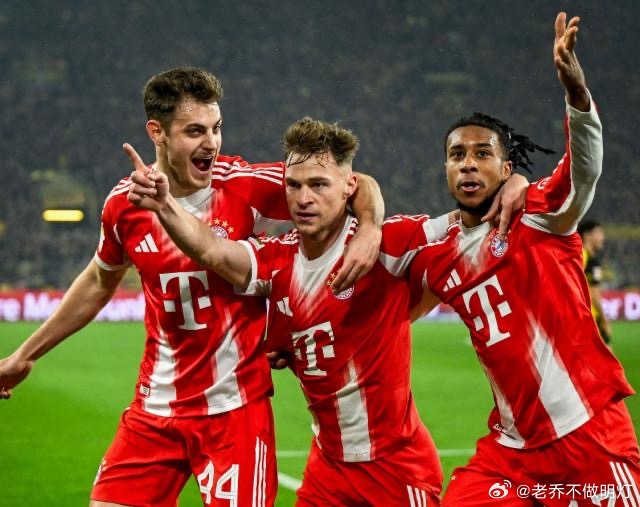 今晨德甲第24轮上演“德国国家德比”，拜仁客场3比2逆转多特蒙德，在积分榜首抛离