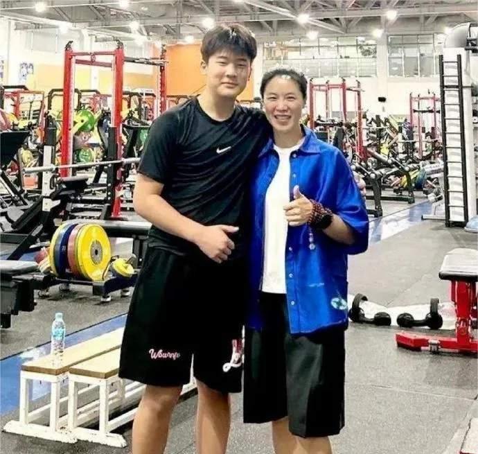 王楠真不愧是人生赢家！她在乒乓球领域那可是叱咤风云，拿奖拿到手软，24个世界冠军