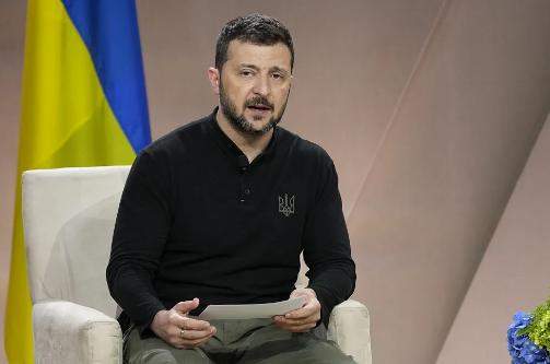 乌克兰总统办公室首席政治战略家弗拉基米尔·彼得罗夫表示，泽连斯基将在新年夜签署美