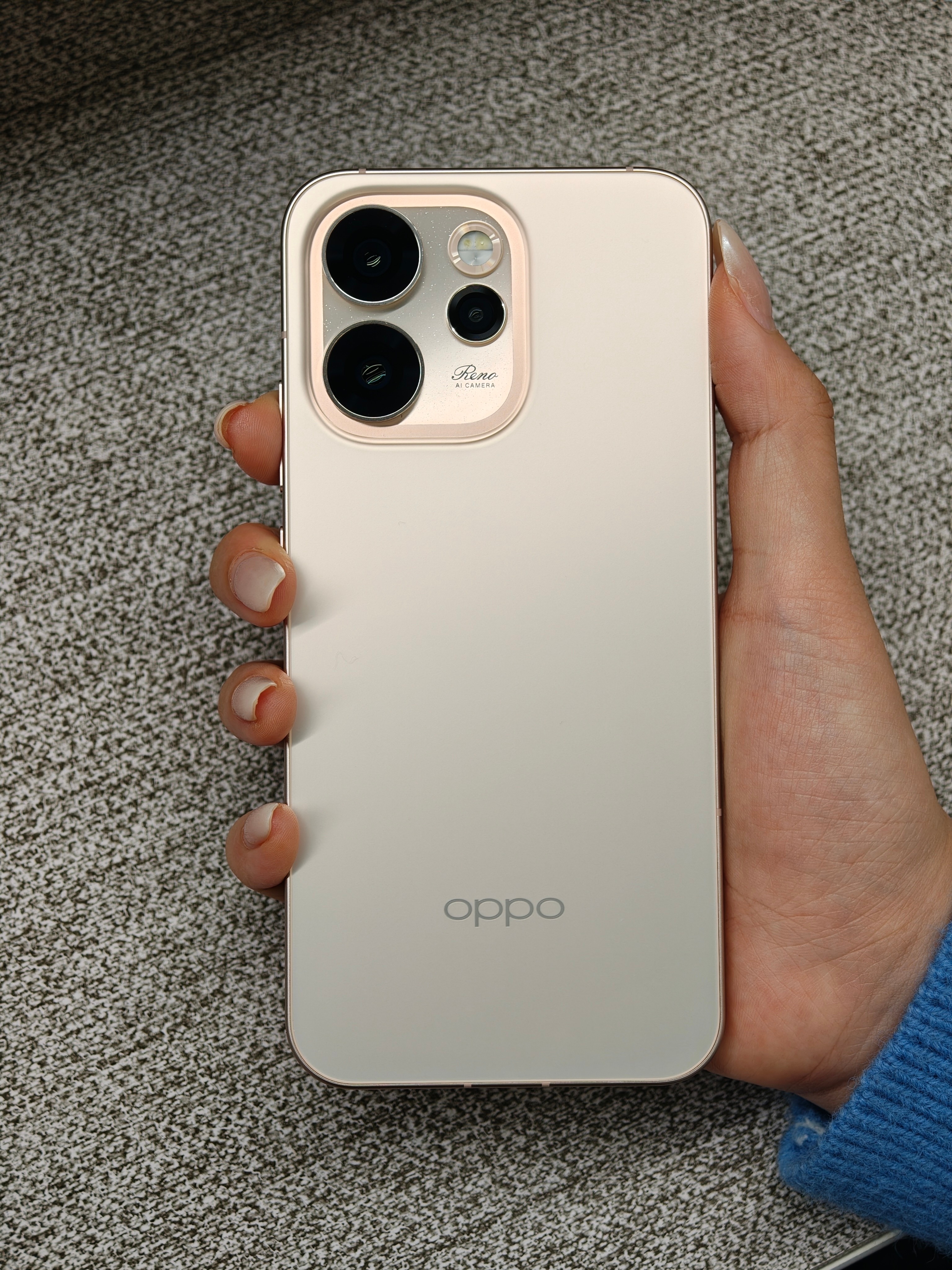 OPPO Reno15 Pro蜜糖金OPPO Reno15 星光蝴蝶结/极光蓝/