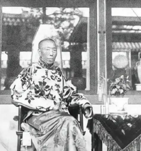 1908年，慈禧太后死后，李莲英便失去了最大的靠山

慈禧一死，她最宠信的大太监