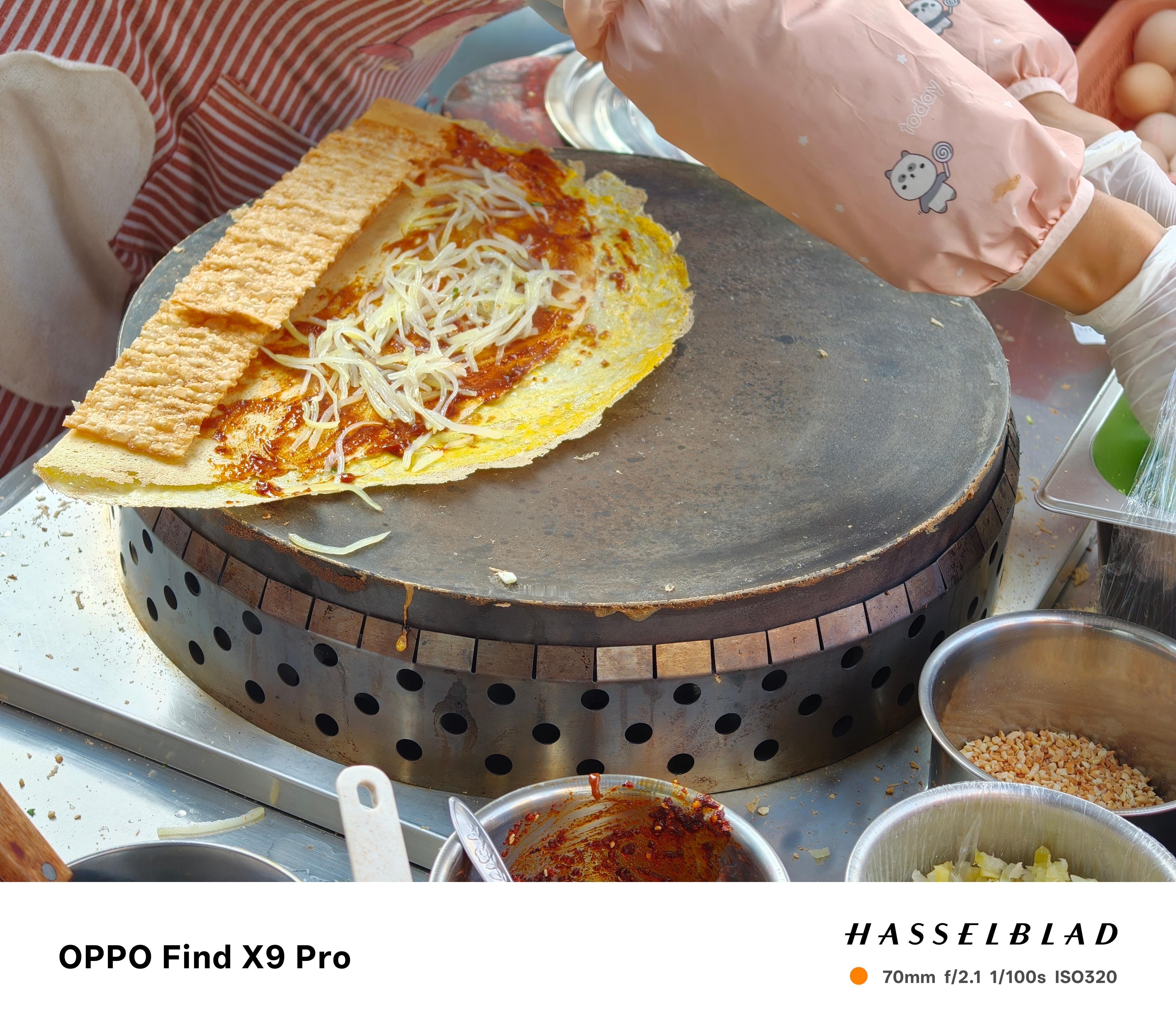 早上好，兄弟们，大清早吃个杂粮煎饼吧。