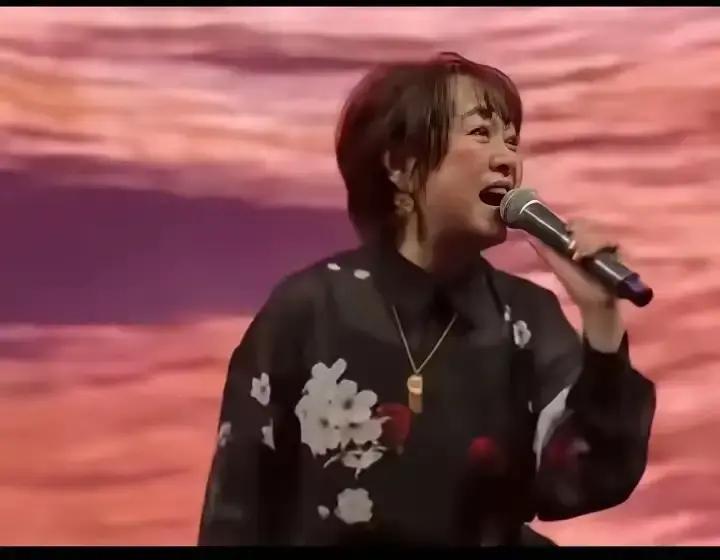 出手了！中国表态！
 
先把事儿摆清楚：最近一些日本艺人在国内的商演被叫停，台前