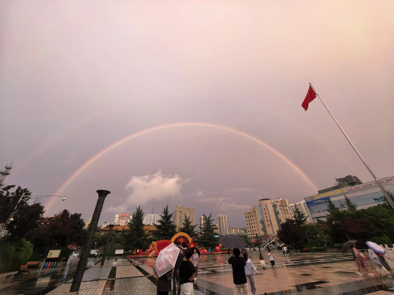我觉得人的一生，无论做什么都是有定数的。比如说吃肉。前半生吃的少，后半生可能就会