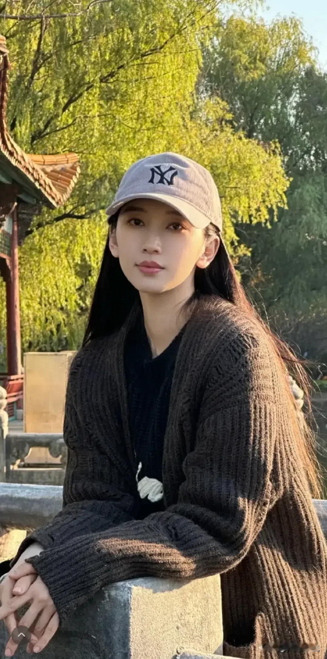 没有诗和远方
公园散散步
拍拍
琐碎的小美好
致平庸的小生活