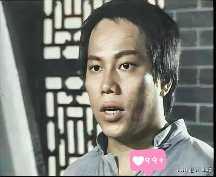 77 岁的梁小龙走了，但他留下的 "陈真踢碎东亚病夫牌匾" 和 "火云邪神徒手接