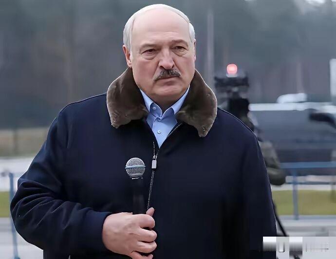 卢卡申科是真头铁！
1月8日，白俄罗斯总统卢卡申科在明斯克参加活动时直接放话：要