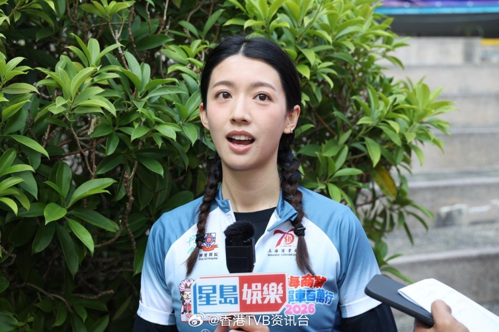 星岛：蔡思贝公布离职TVB后首现身 强调无“雪藏”非不欢而散 与周星驰公司扯上关