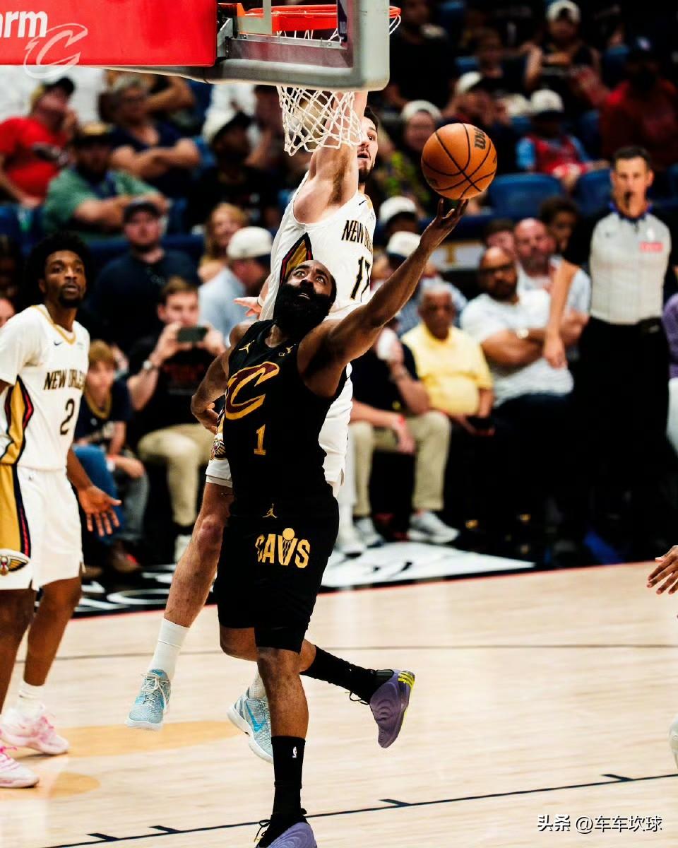 哈登今天对阵鹈鹕表现怎么样？下半场登[泪奔]

今天都给我登哥下半场的表现打几分