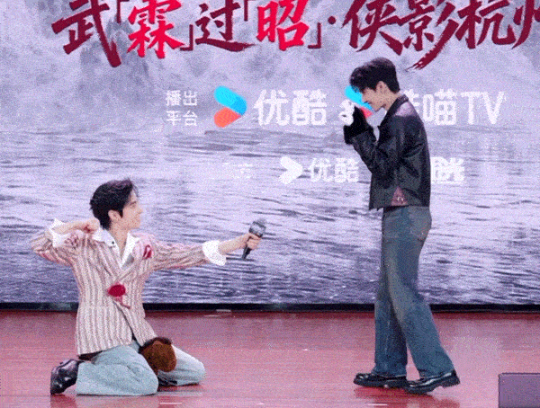 我倒也不反对杨洋老师卖一下，不过方逸伦气质也偏阴柔，仿佛两个闺蜜打打闹闹，内娱金