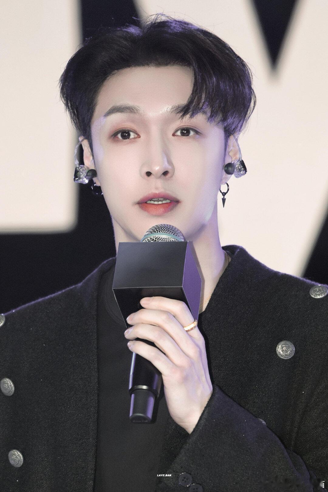 张艺兴担任功夫女足插曲制作人张艺兴是主演也是制作人 张艺兴担任功夫女足插曲制作人