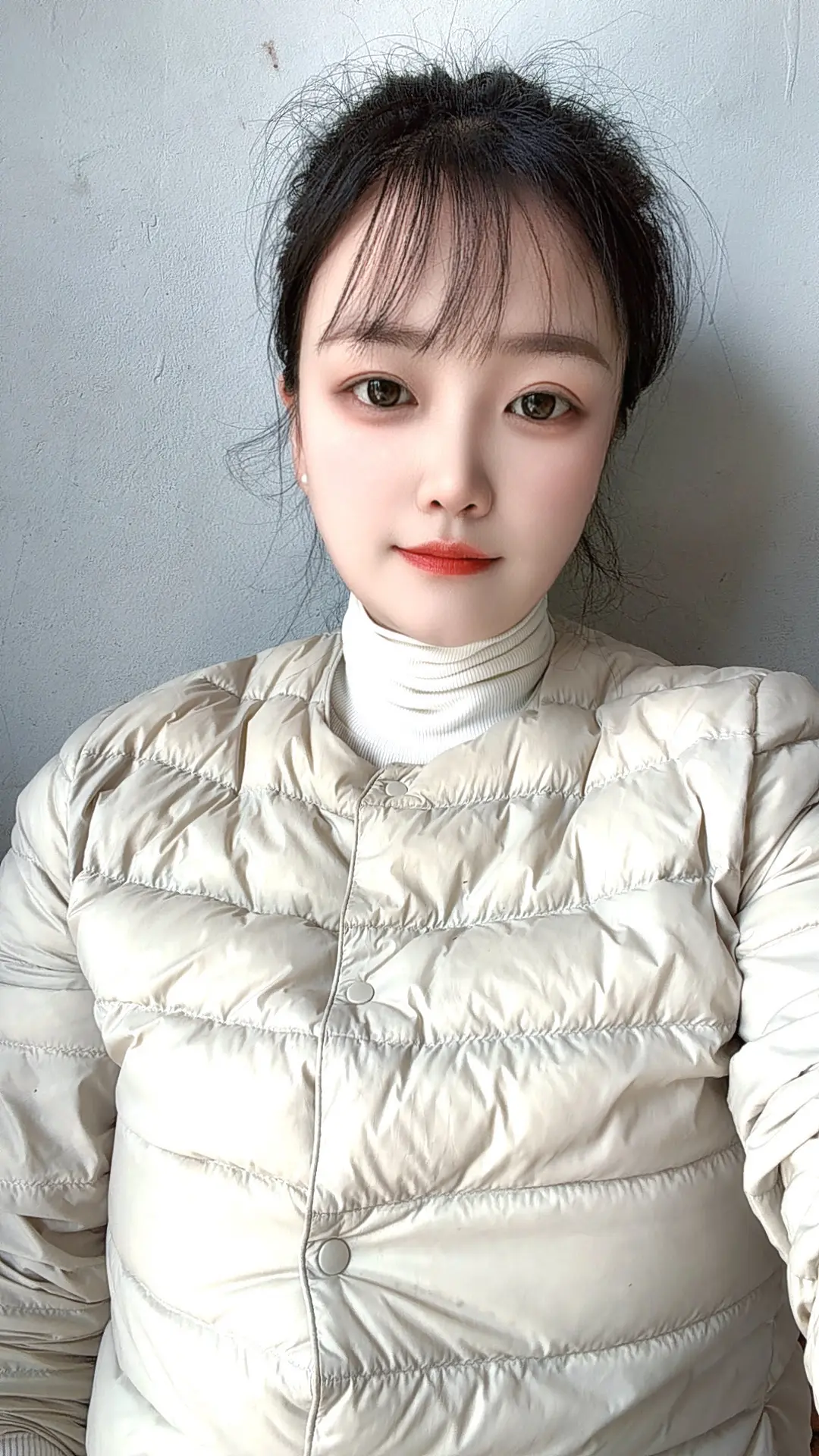 看透了人间冷暖，却学不会铁石心肠，你活的通透清醒，却抵不过心软的善良...