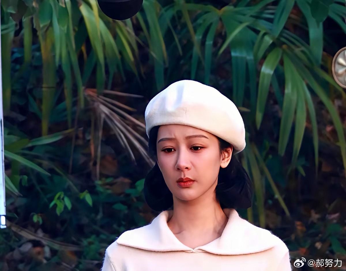 杨紫演董竹君，我真的看不下去。刚看了董竹君的传记，再看《玉兰花开君再来》这剧，心