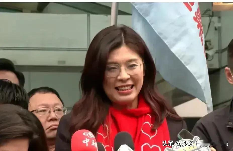 新年第一天郑丽文发声：台湾属于中国。2026年1月1日郑丽文在新年祝福语中声称，