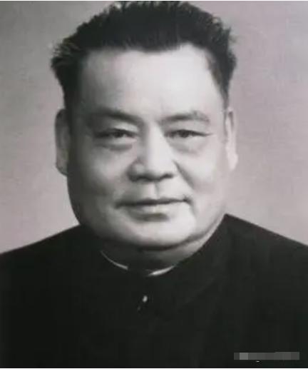 59年江西省长乘周总理专车，前往中南海，毛主席一见到高喊：大哥。

参考资料：邵