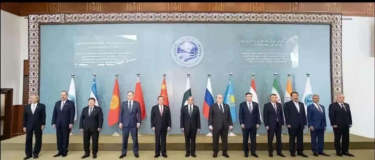 阿三仗着自己是主办国的身份，在上合峰会上竟玩起了小把戏。他完全忘记了上合峰会的入