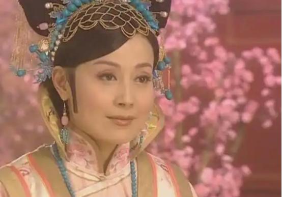 1710年，康熙忙完事，对太监说：“让德妃来侍寝吧”，太监一脸震惊提醒到：“皇上