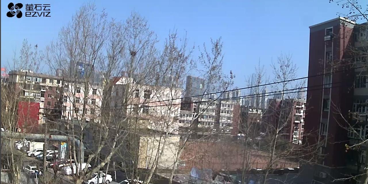 下午14：10市区天气晴，气温19.7度，相对湿度36%，吹偏南风，目前大连地区