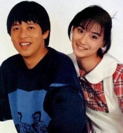 1997年，台湾歌手张雨生发生车祸，抢救24天后，不幸离世，女友黄慧玲发誓：“终