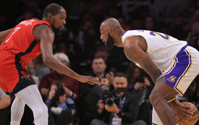 来火箭很高兴，之前是对手觉得太强，现在是自己人自然会看到更多的问题。一就是发现他