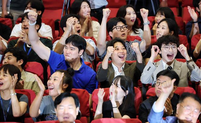 韩国答应中国了！6月2日，台湾地区国民党党团公开发声，针对近期海域争议问题强势表