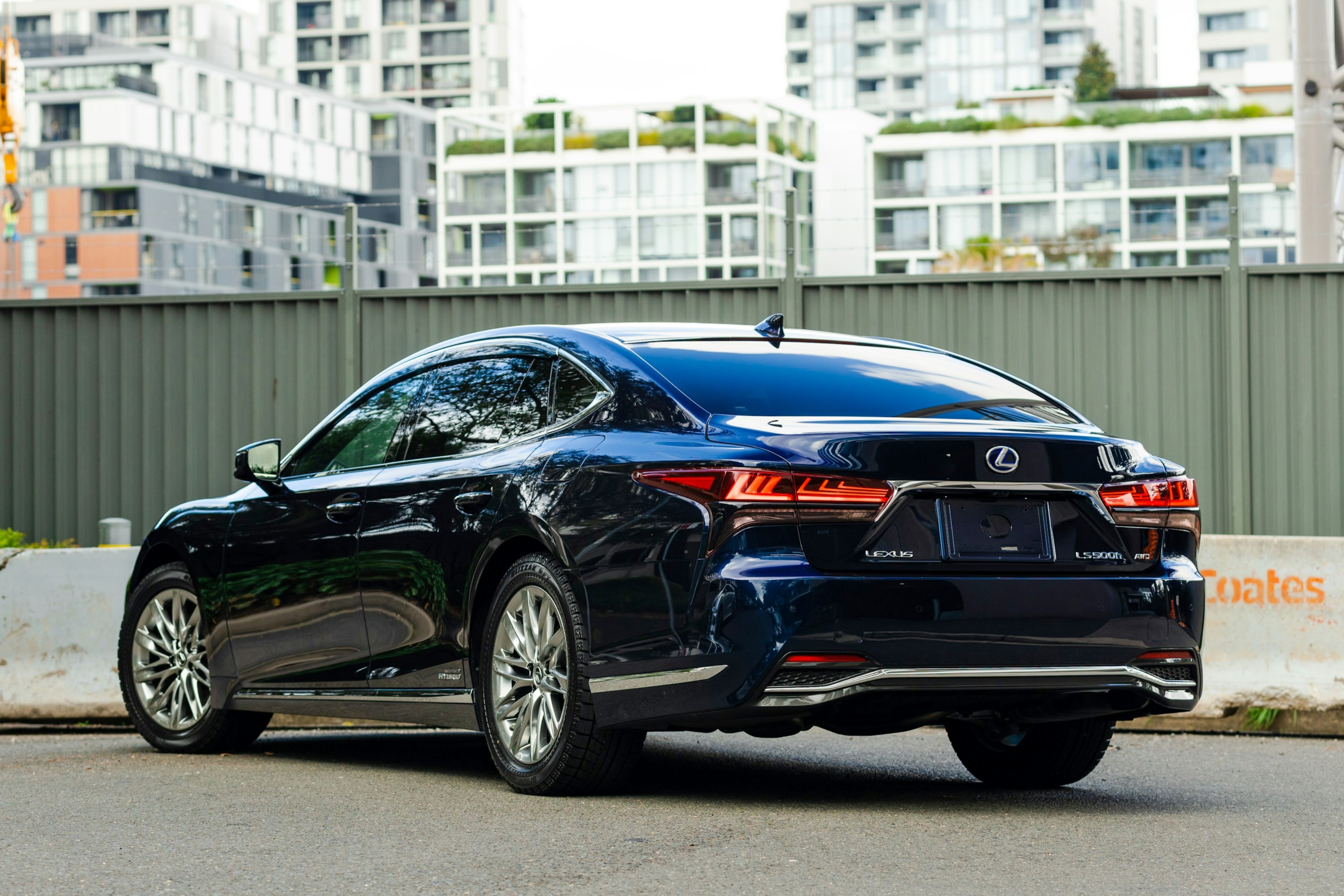 2022 Lexus LS500h F Sport丨汽车视觉 Dark Blue