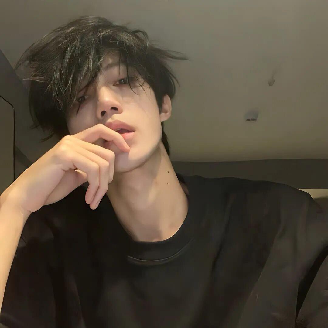 𝐰𝐞𝐜𝐡𝐚𝐭小众高级氛围感ins风男头头像｜ins风头像｜氛围感头像