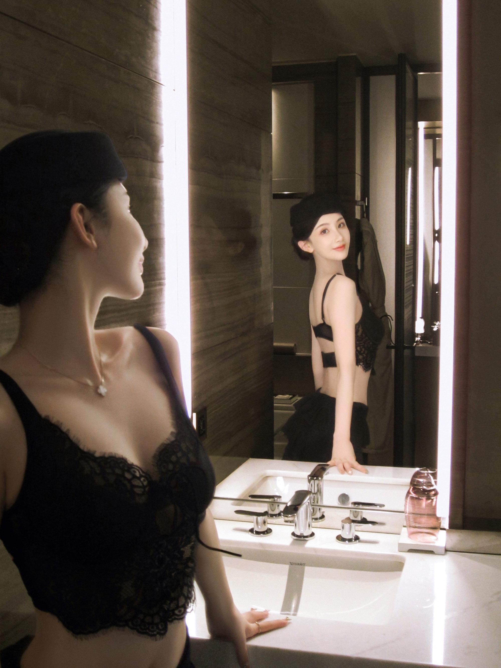 万物与我都是自由诗。