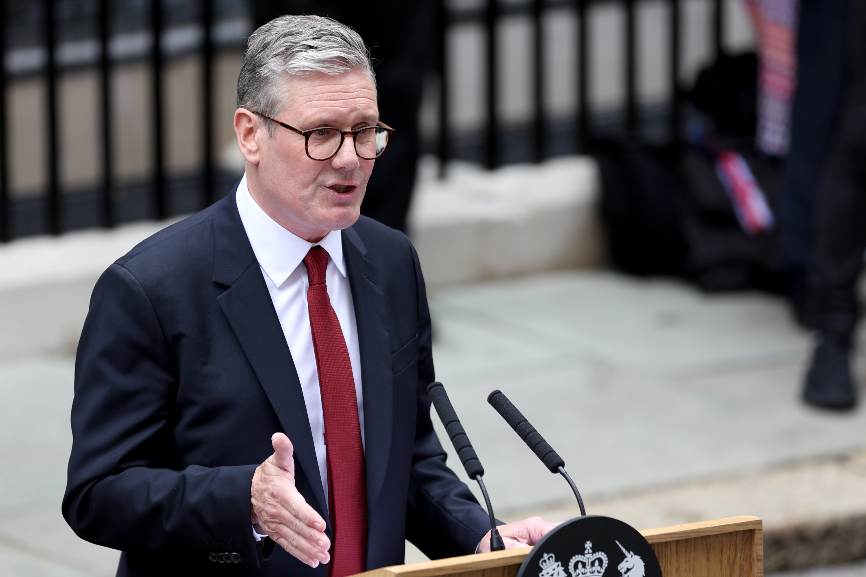 #英国宣布收紧移民政策#【英媒：英国首相宣布收紧移民政策】#英国永居等待时间将从