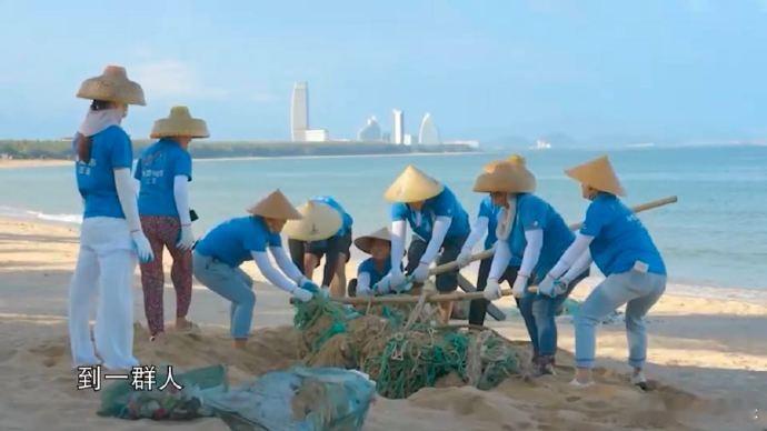 在《一路前行 2》中，胡歌以爱为动力，引领环保潮流。专业团队打造，全新视角展现生
