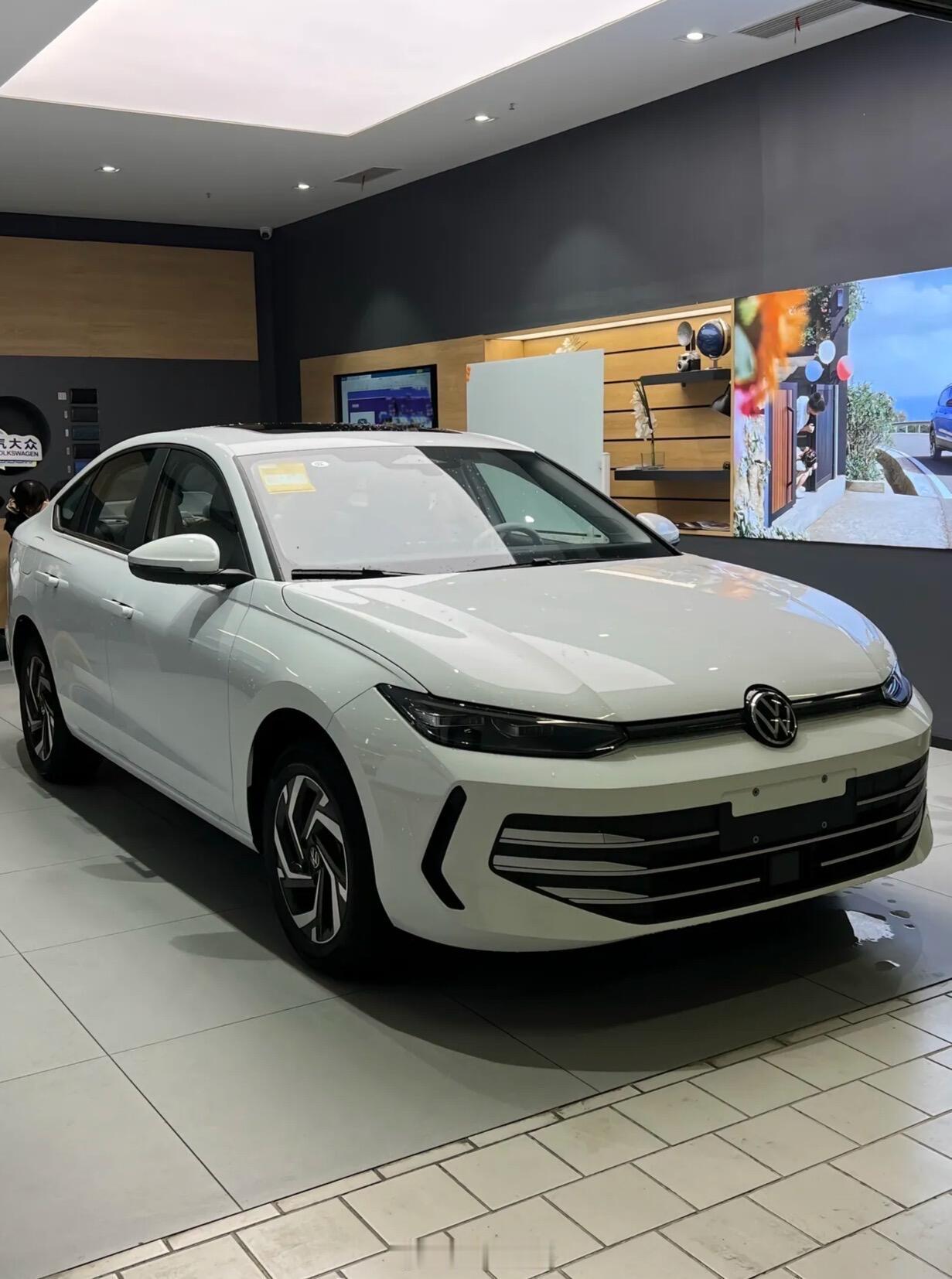 大众 朗逸 pro🚗⭕️搭载车规级高通8155芯片，配备科大讯飞语音系统，还接