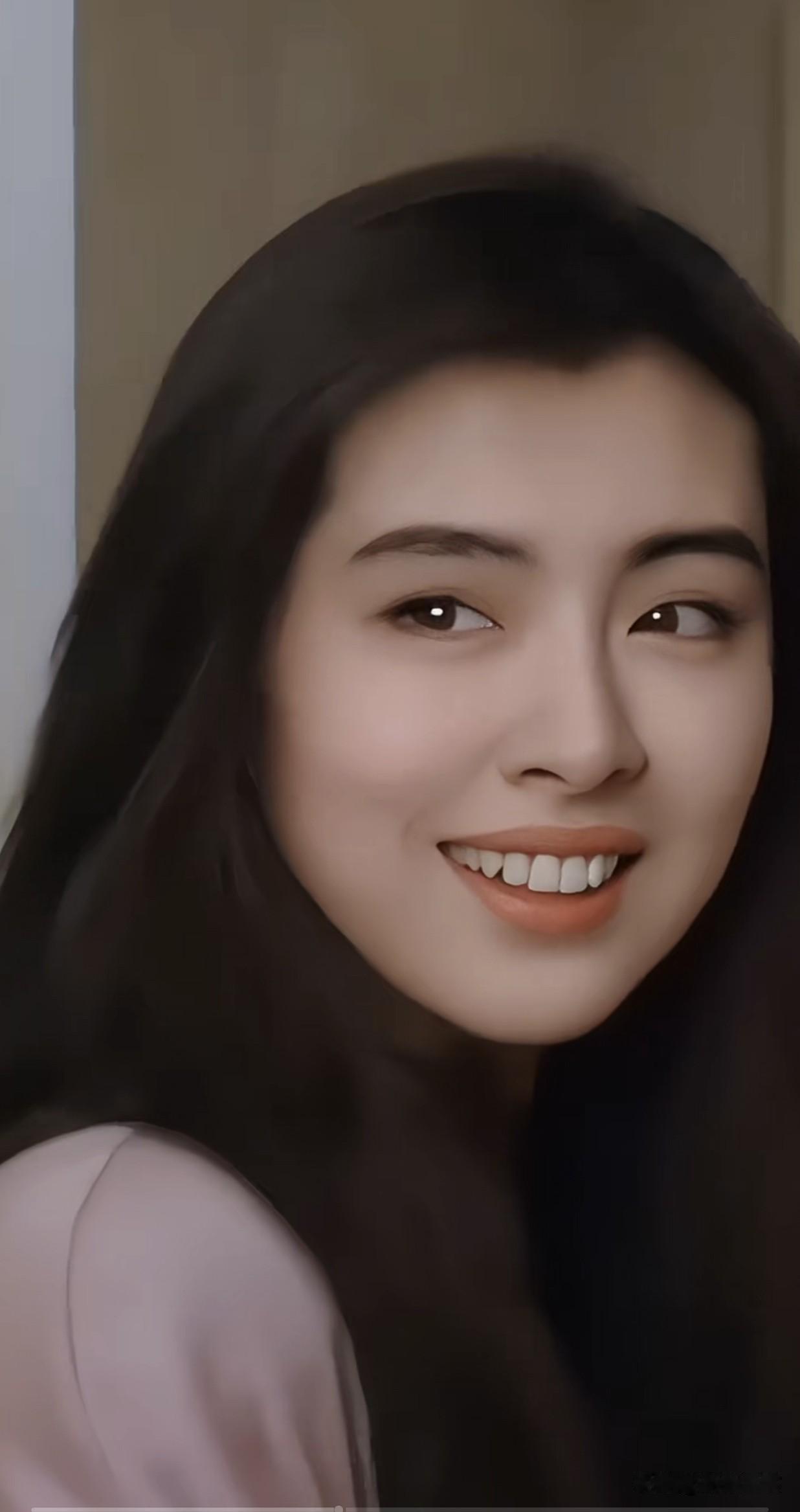 很多人没看懂，王祖贤这次在广州露面，真不是“缺钱了”三个字能解释的。她要是真只为