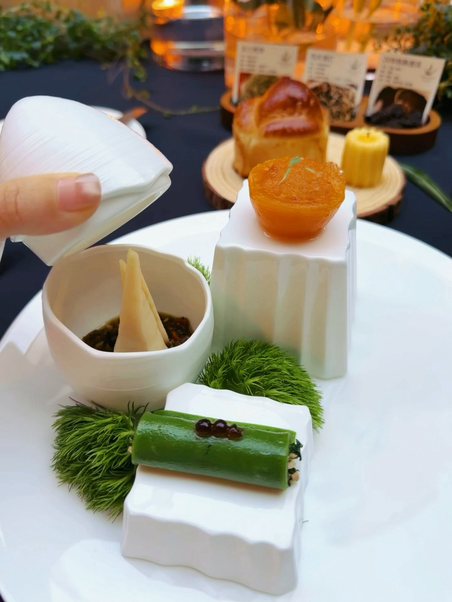 🍃素韵茶香，重庆JW万豪酒店联合黑珍珠素食餐厅千阅鸣带来的私宴，虽是全素🥗却