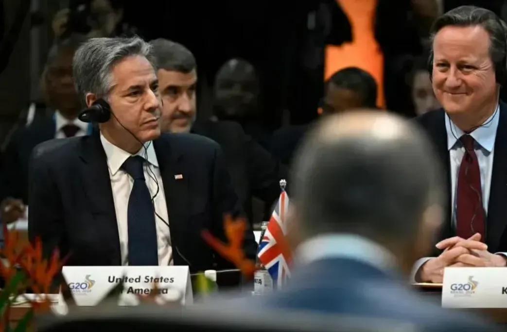 G20外长会议在巴西里约热内卢开幕，美国国务卿布林肯和俄罗斯外长拉夫罗夫坐在了两