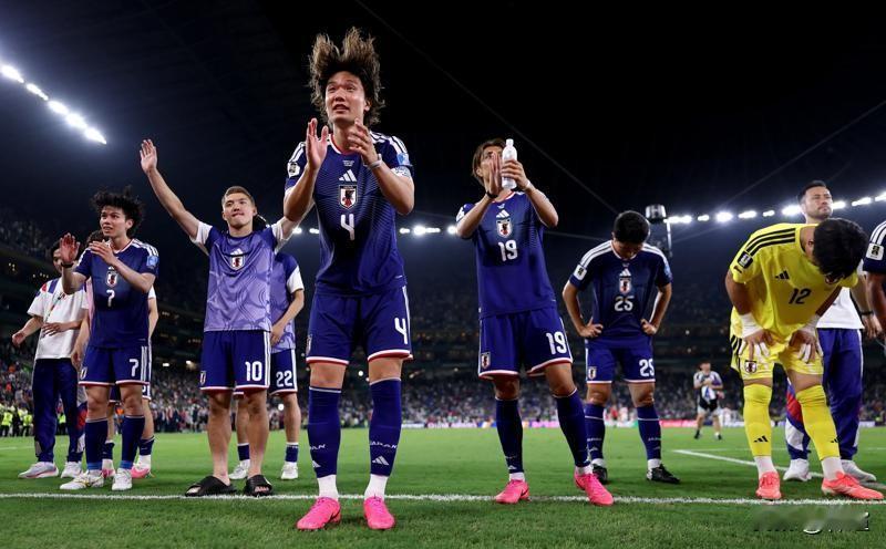 2002年6月4日，国足在队史首场世界杯 比赛中以0-2不敌哥斯达黎加——当时那