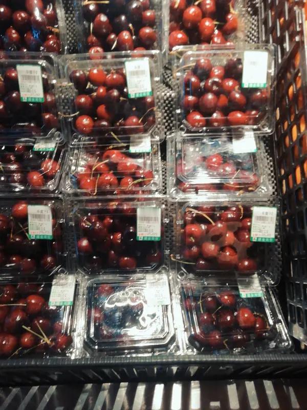 山姆车厘子每斤狂降70元还有一半的下降空间都不止，这东西中间商赚差价赚的太狠了！