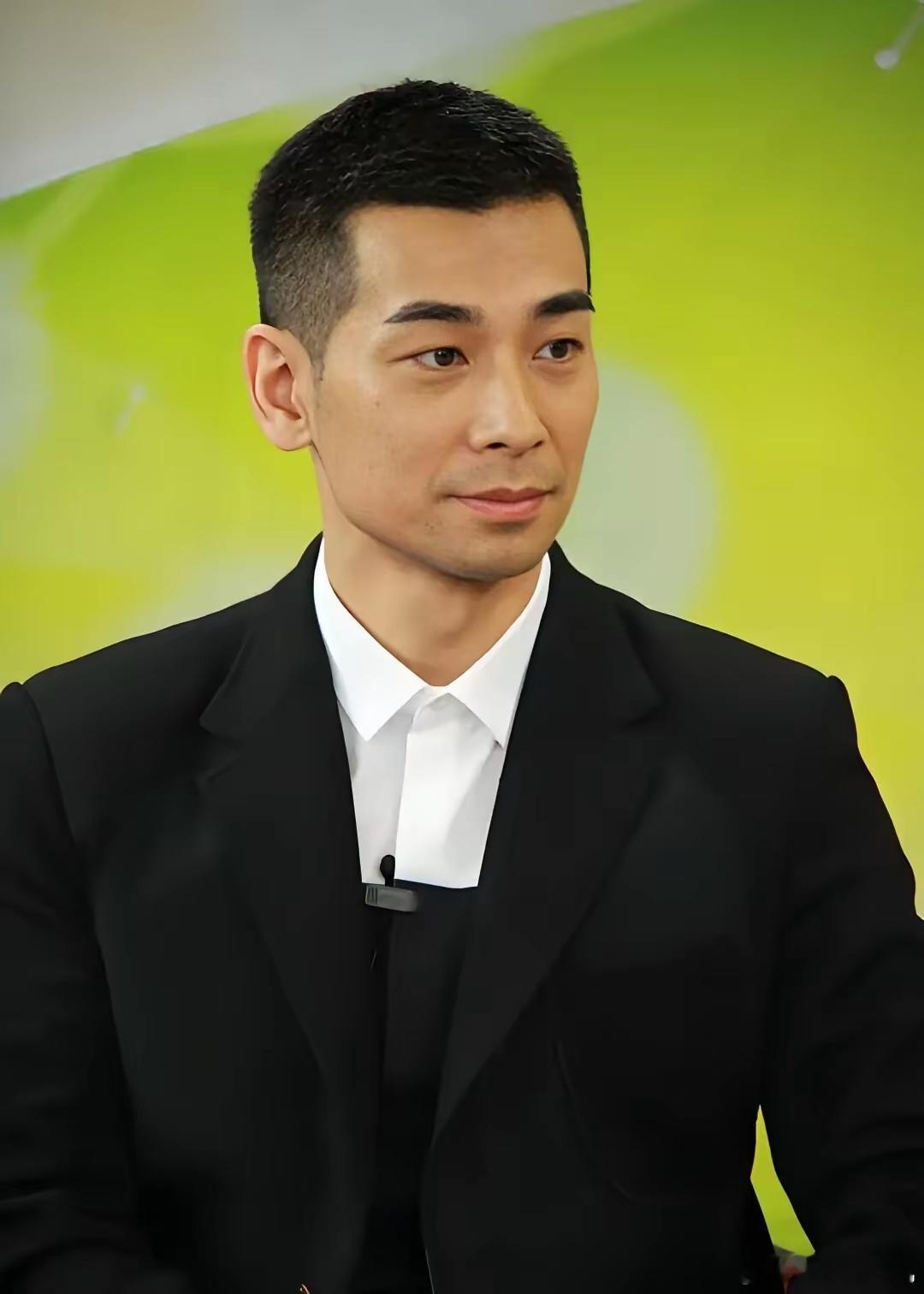 大家没发现，同为武打明星，张晋和李连杰因为长期拍打戏落下了陈年旧伤，容貌都衰老了