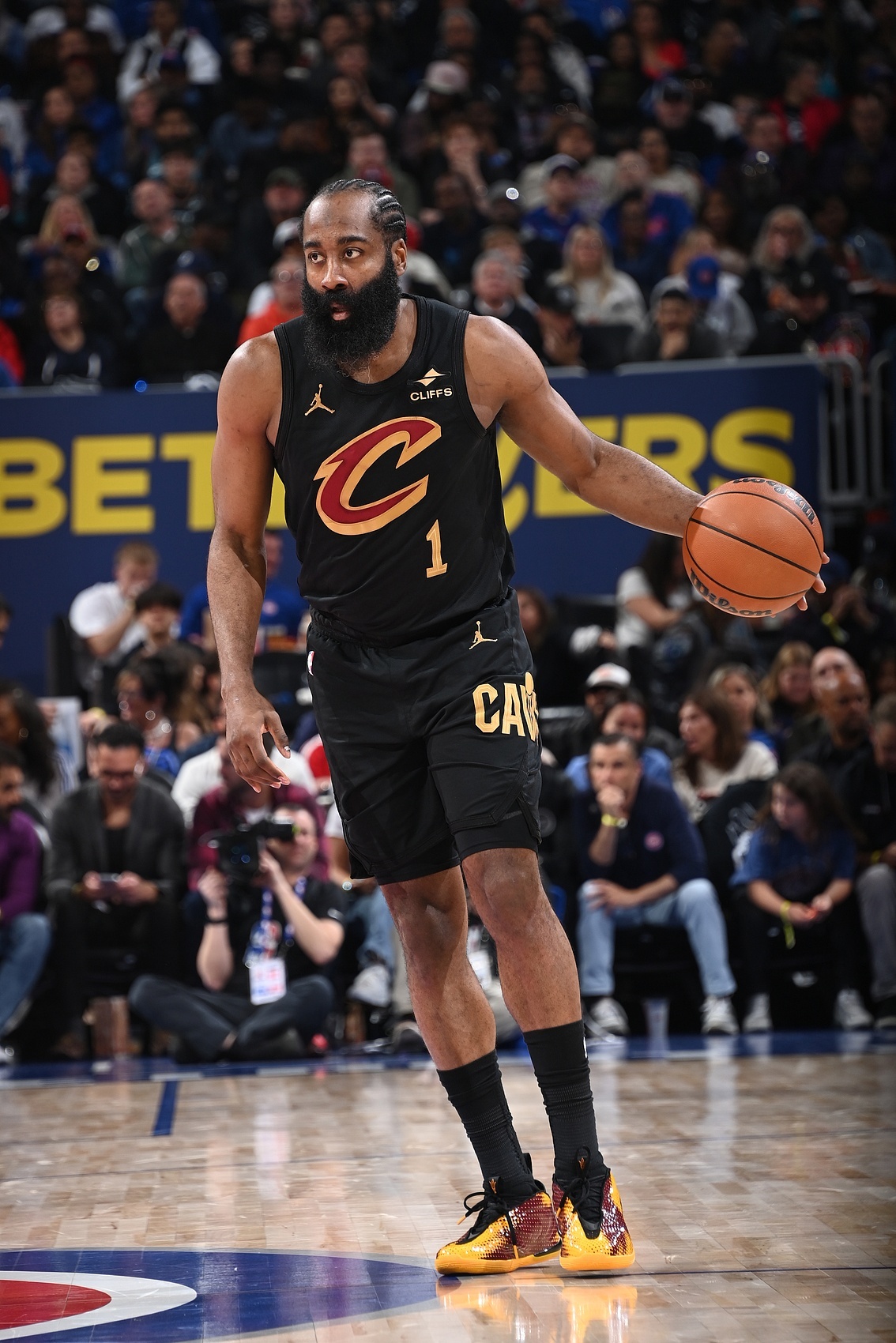 哈登生涯至今33个系列赛从未被对手横扫，球员中NBA历史第一！活塞vs骑士nba