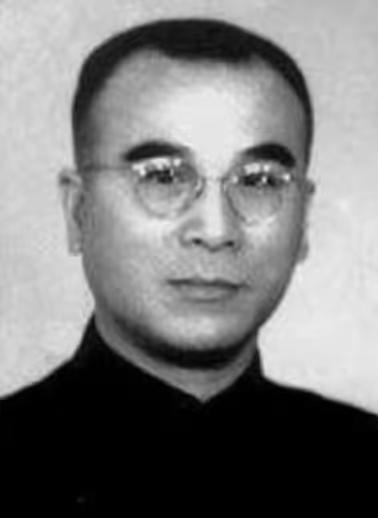 1949年，渡江战役前，国军军官杨兆龙四处奔走求情，终于在渡江战役前7天，从监狱