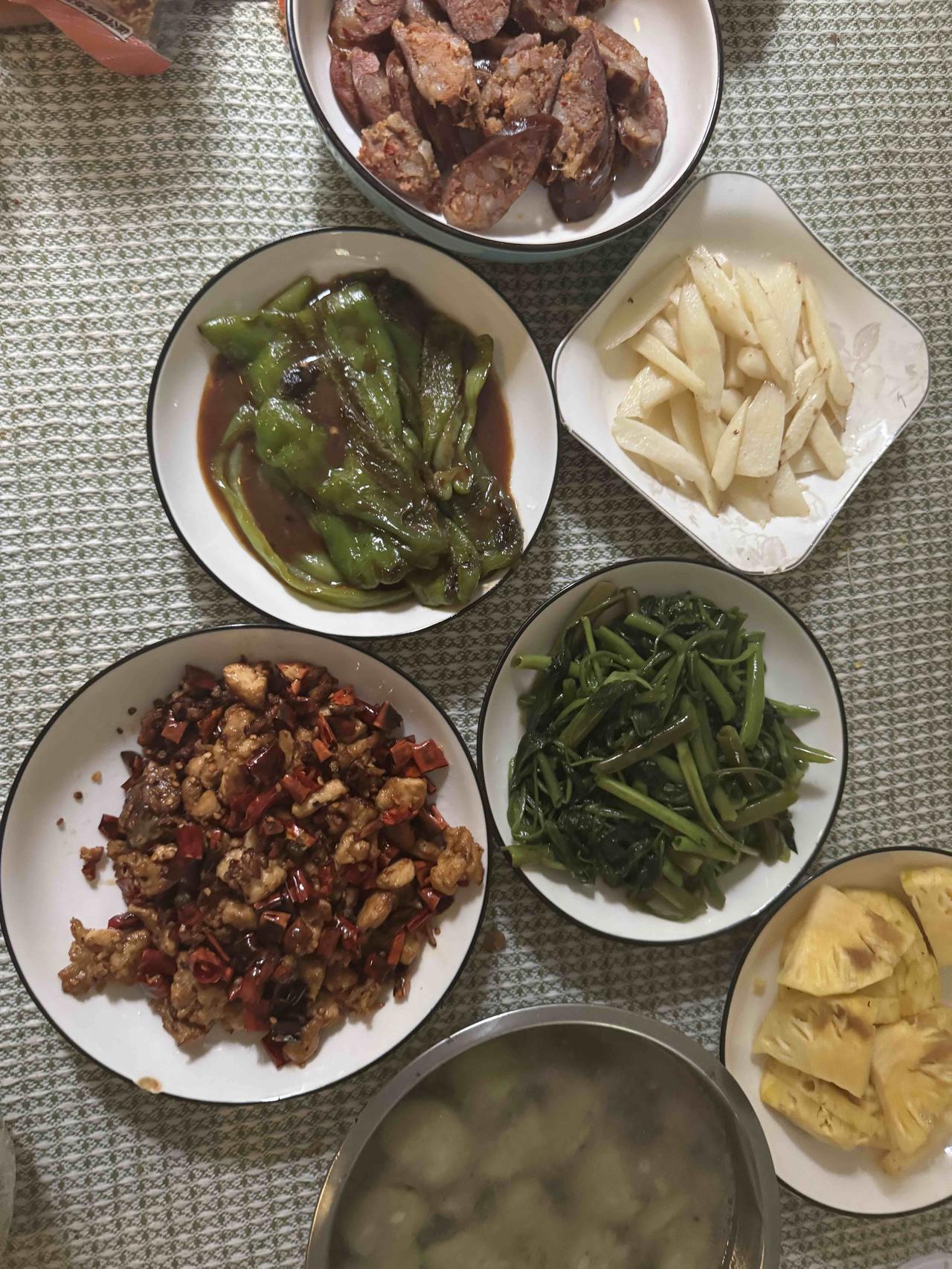 家常便饭，温暖心田。一餐一饭皆生活 家常菜 做饭感悟 家常便饭好美味 家常菜两菜