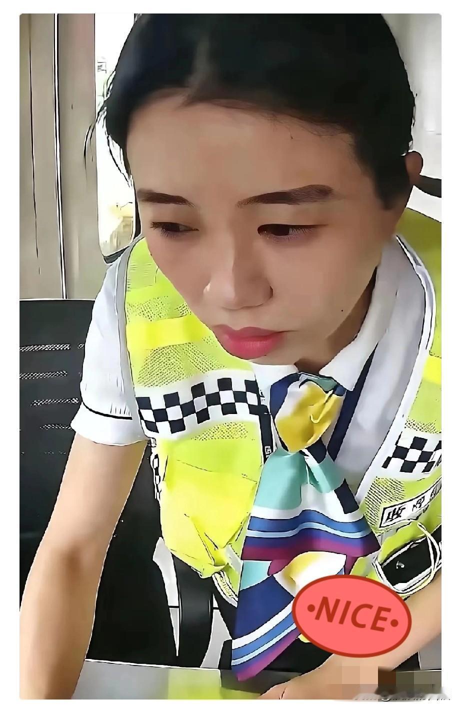 “这个女的火了！”浙江，男子开货车下高速，需要交1396元通行费才能走，没想到，