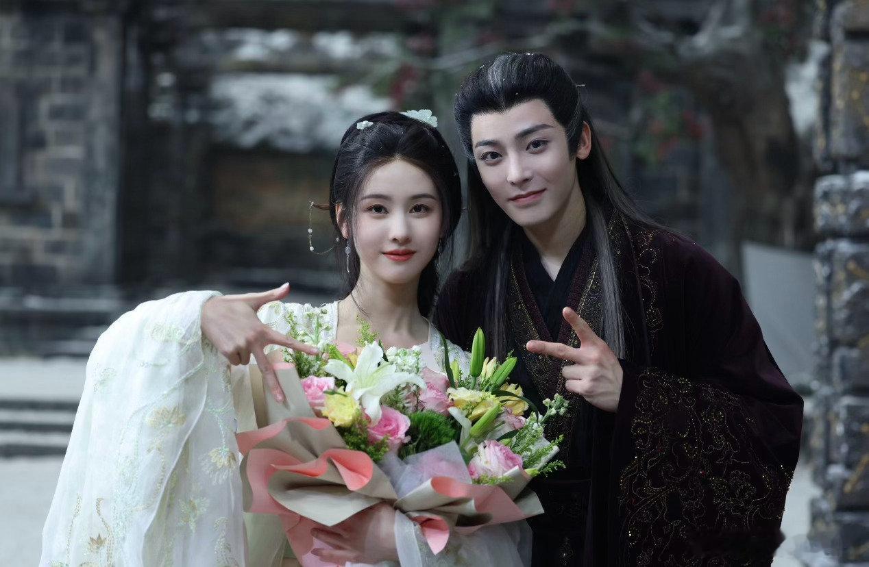 爱奇艺10月恋恋剧场上新# #爱奇艺10月片单#《大梦归离》侯明昊陈都灵《冬至》