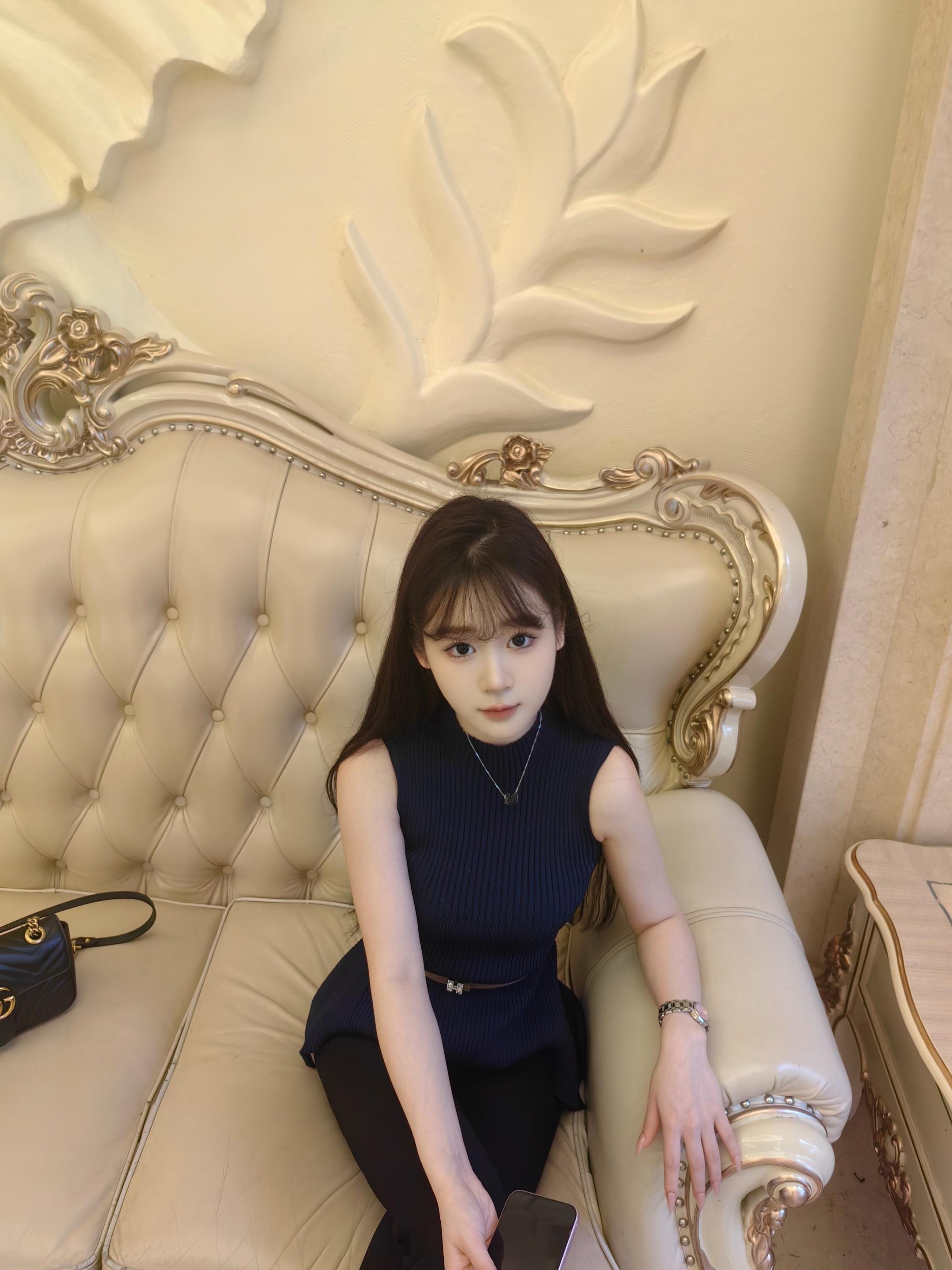 其实你很清醒 但你不够狠心 心软和共情能力是你最大的软肋