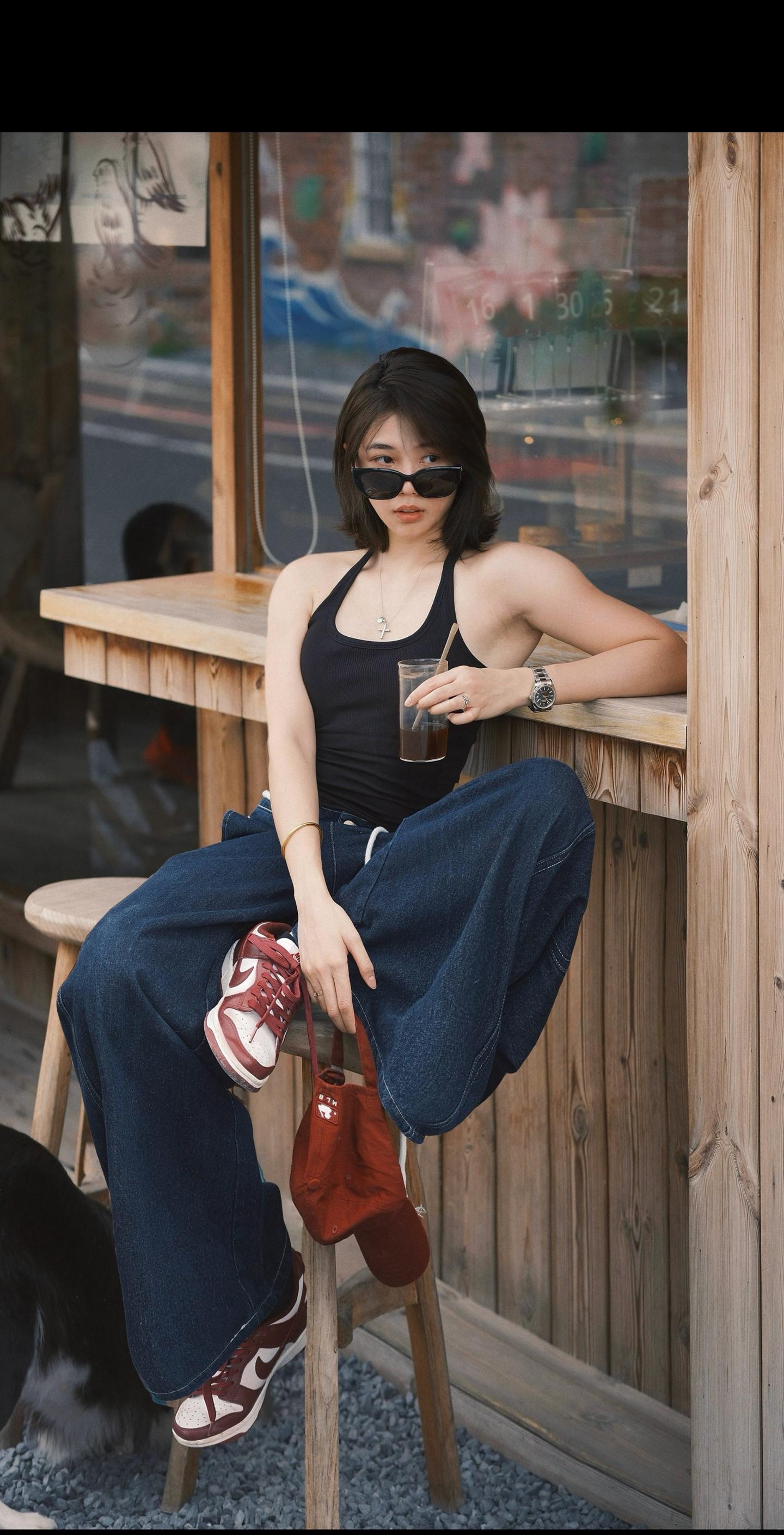 不好意思 A（jian)太大了。