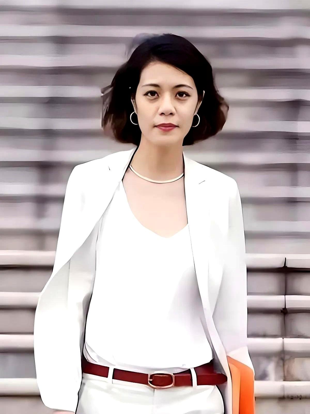 50岁还被夸“好看”，复旦陈果一句话炸场：那是活得通透。

网友@阿禾跟帖：18