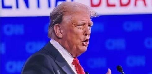 就在美国向台湾提供武器装备之际，中国首次以“武力”威慑美国，中国公开表态：解放军