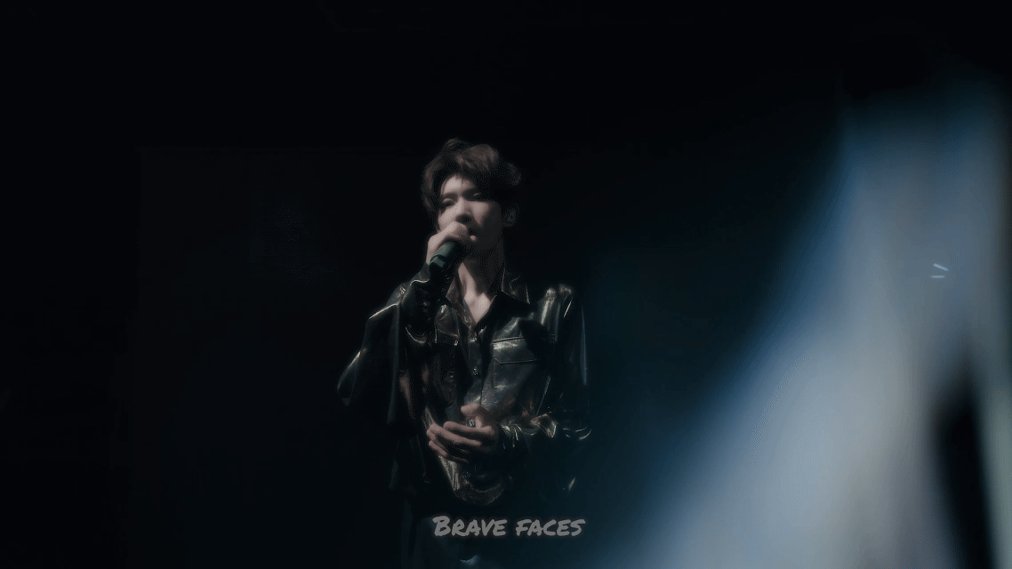 #王源stoptheclocks舞台版MV# 发布了客厅狂欢演唱会《Stop T