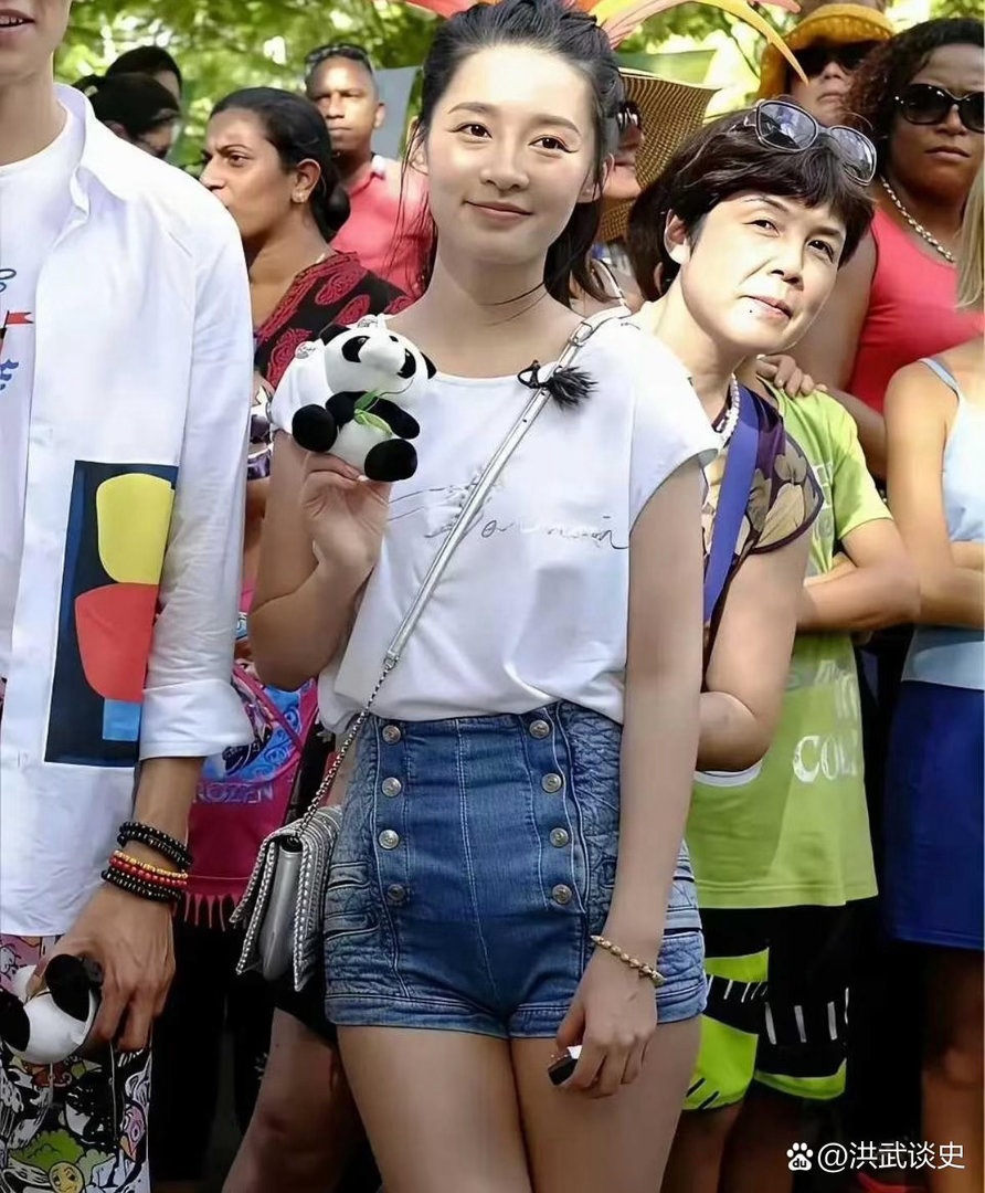 李沁早年也太灵气了吧！清秀又稚嫩，天生的美人胚子～ 